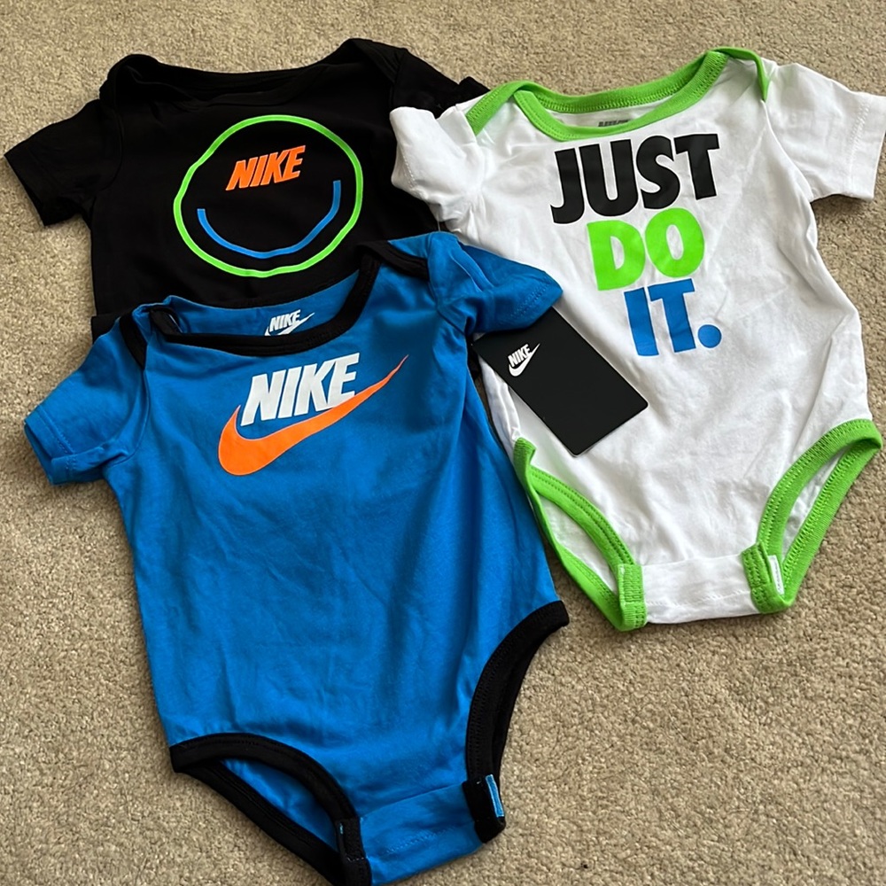 Nike boys 3 pack onesies